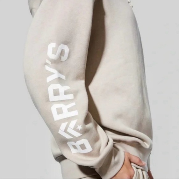 Nike x Barry's Bootcamp | Sportswear Essential Hoodie - Picture 4 of 10